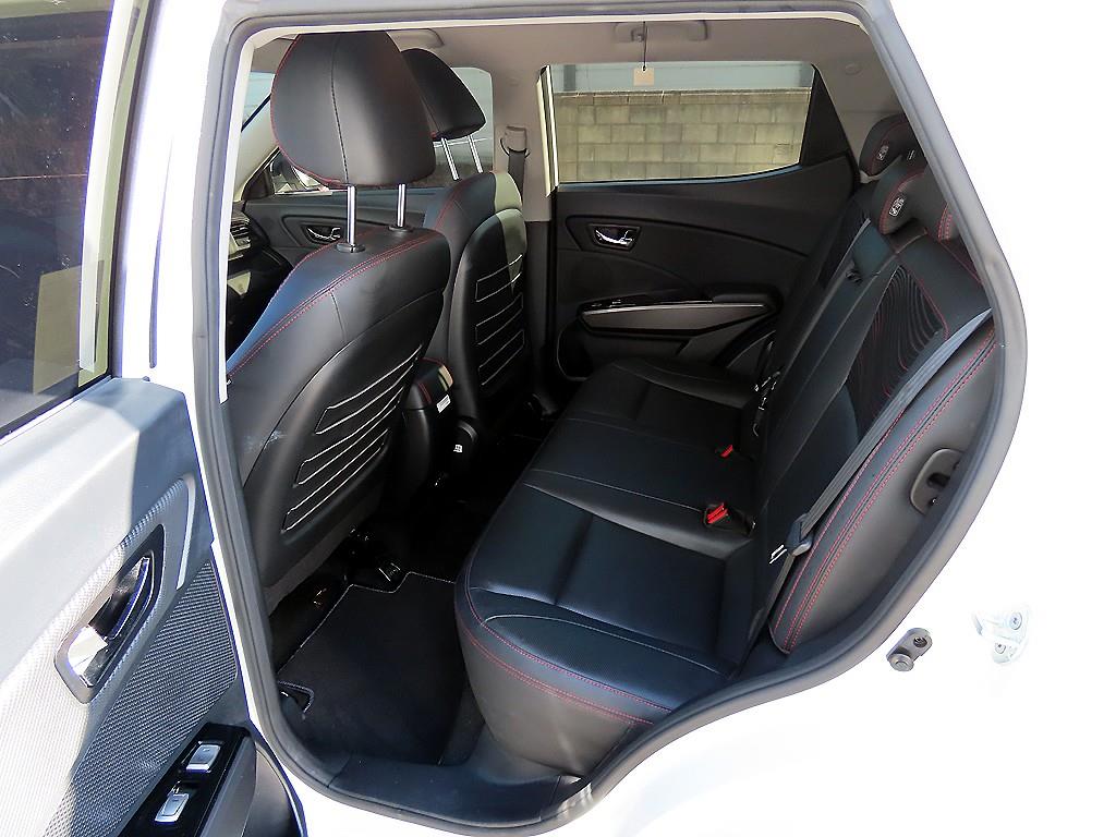 Ssangyong Tivoli - Vista 6