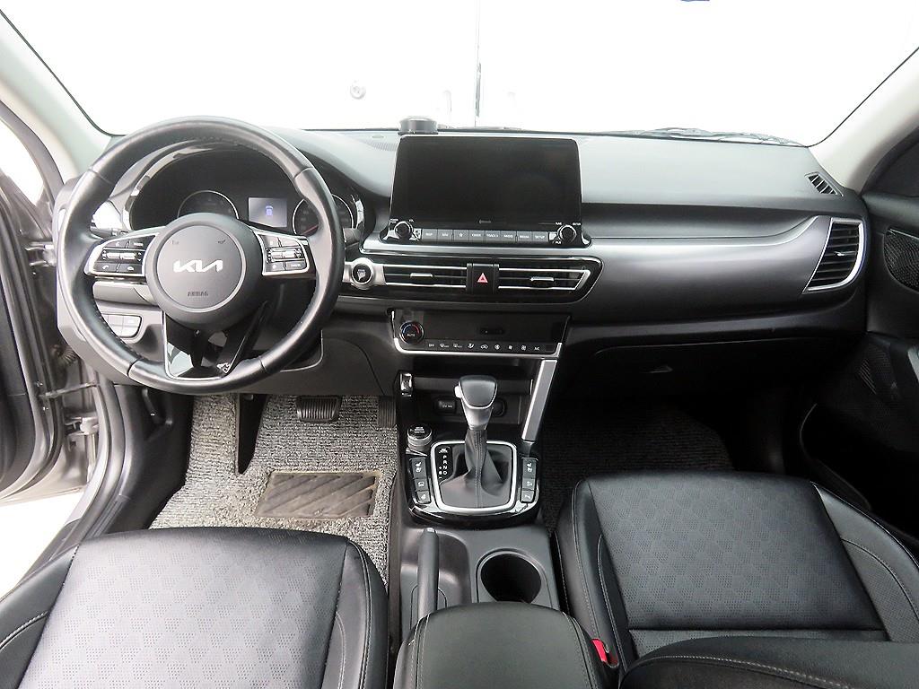 KIA Seltos - Vista 8