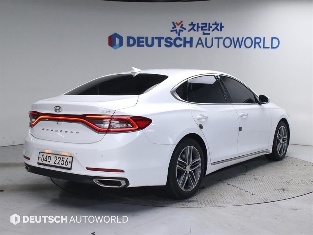 HYUNDAI Grandeur - Vista 2