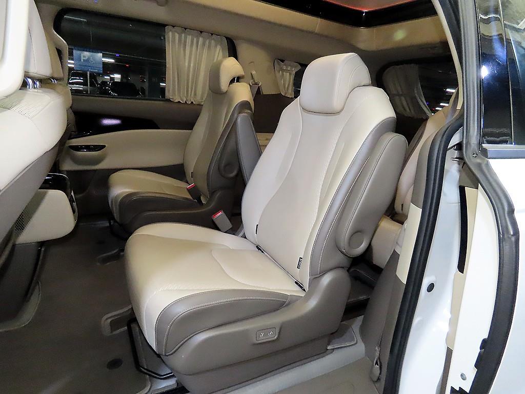 KIA Carnival - Vista 10