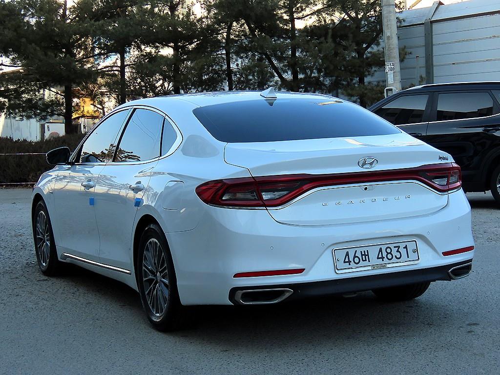 HYUNDAI Grandeur - Vista 3