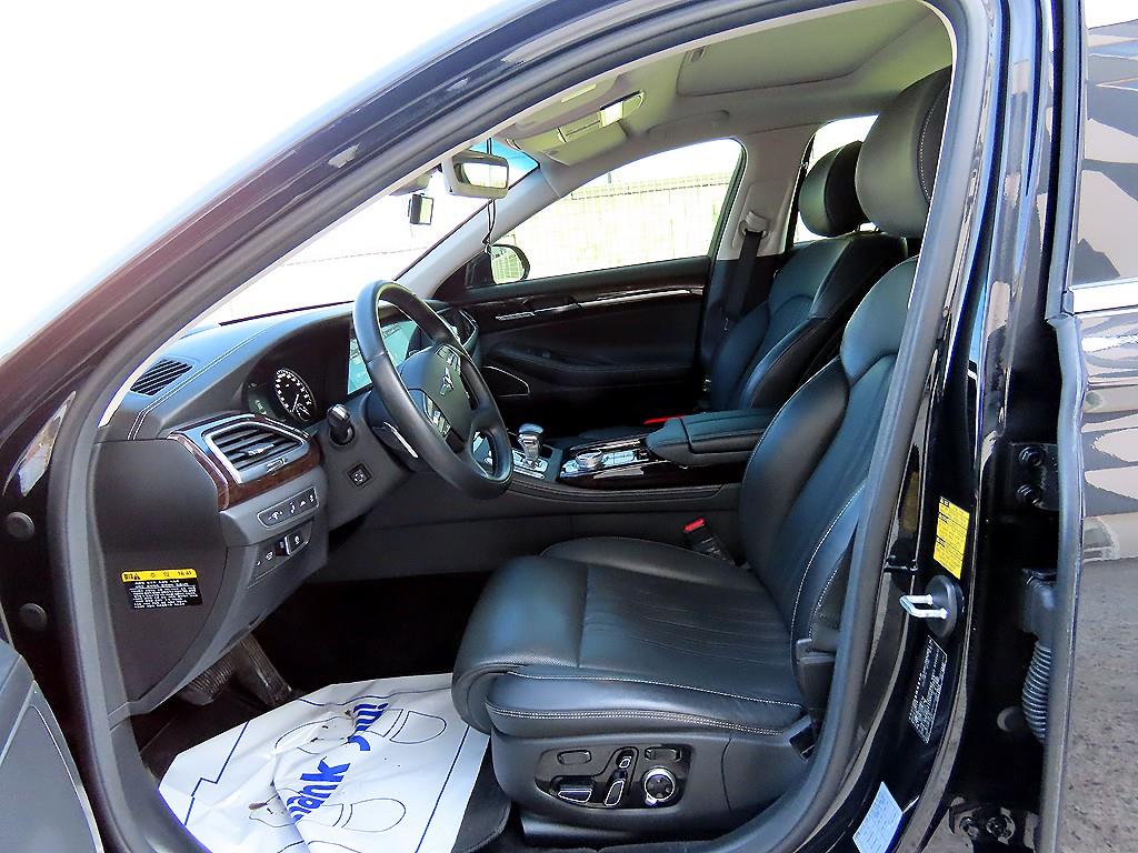 Genesis G90 - Vista 5