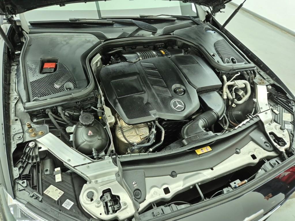 Mercedes Benz E class - Vista 6