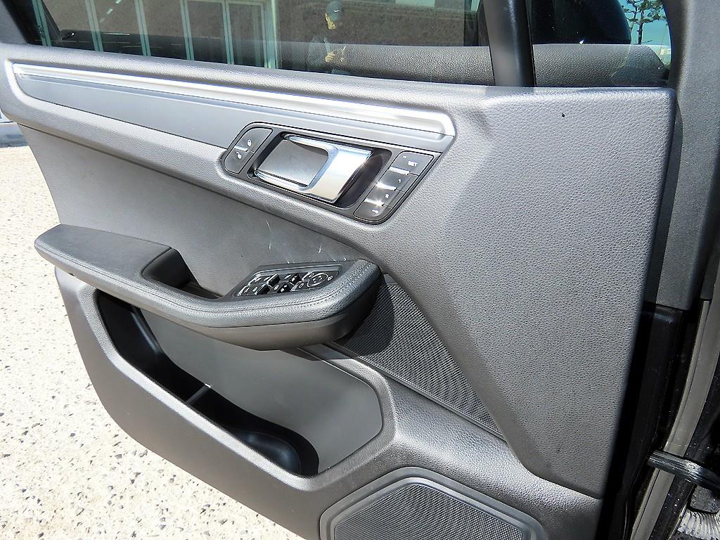 Porsche Macan - Vista 11