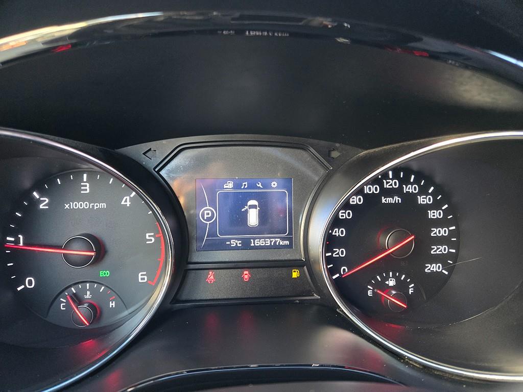 KIA Carnival - Vista 8