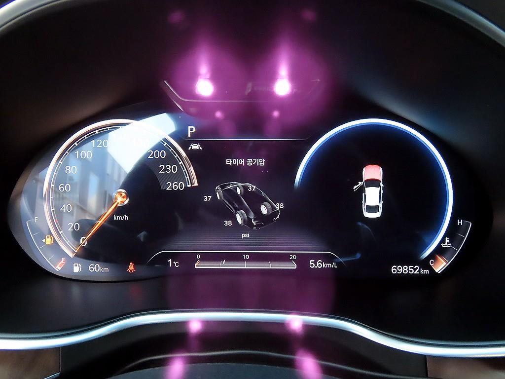 Genesis G80 - Vista 9