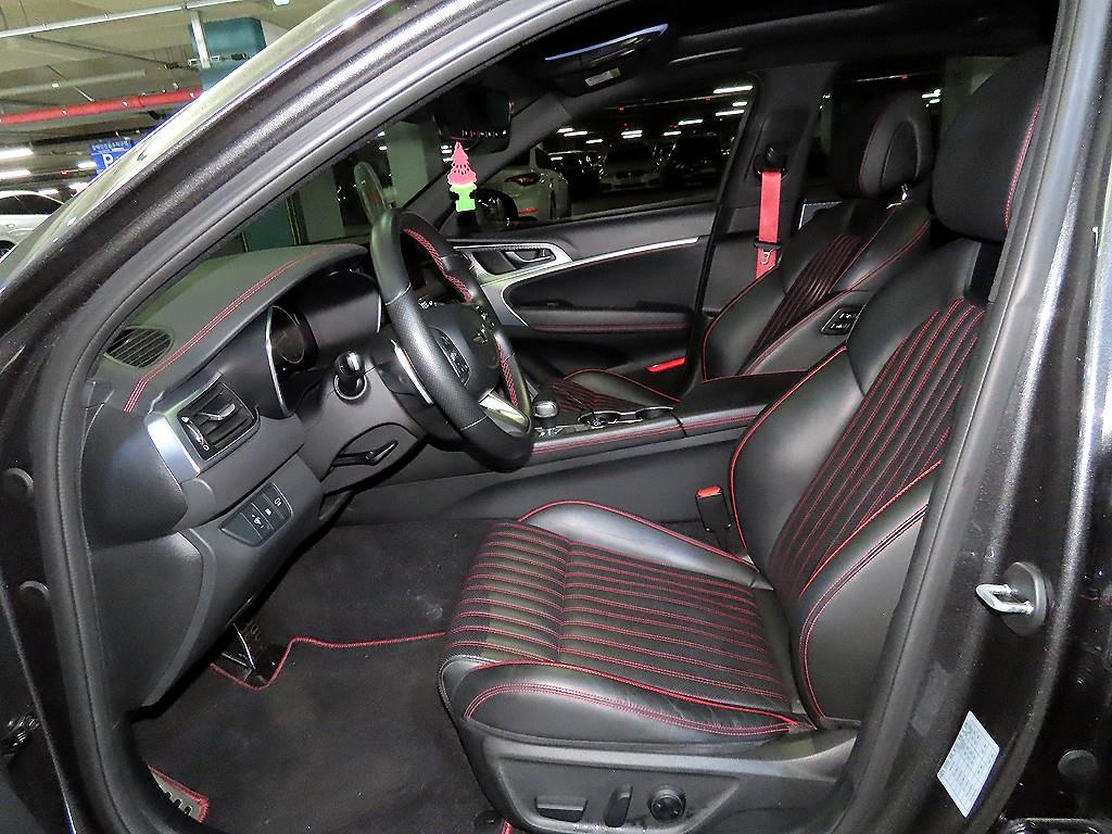 Genesis G70 - Vista 6