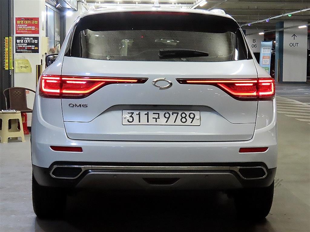 SAMSUNG QM6 - Vista 5