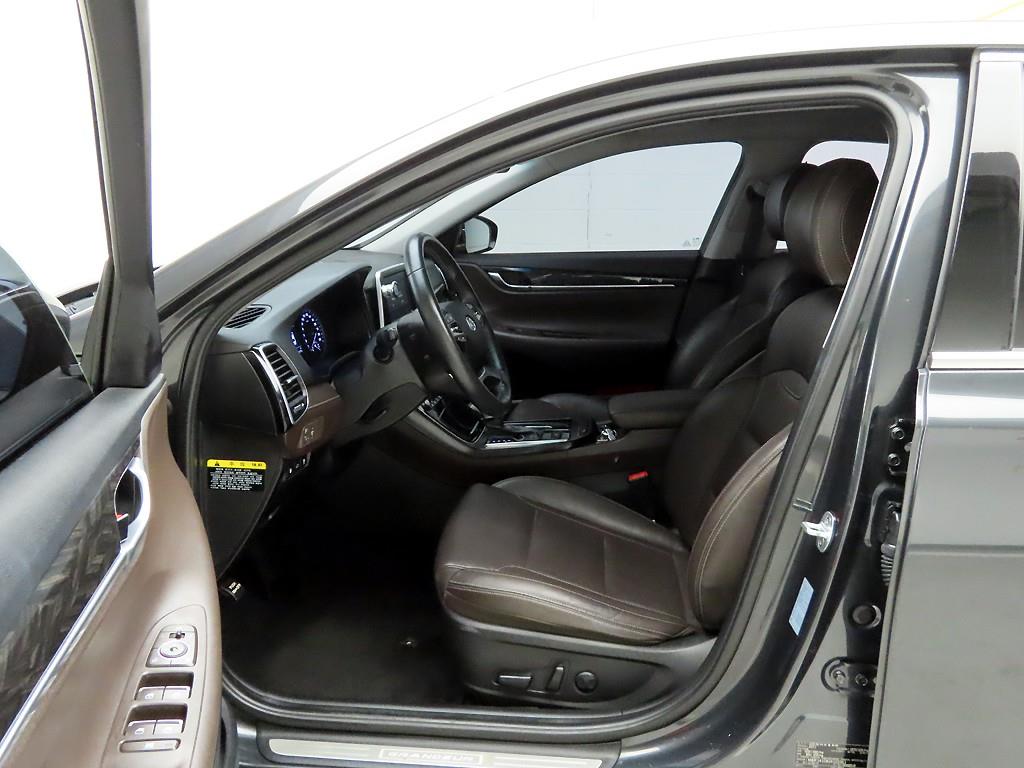 HYUNDAI Grandeur - Vista 12