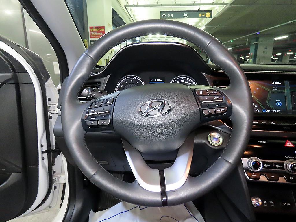 HYUNDAI Avante - Vista 8