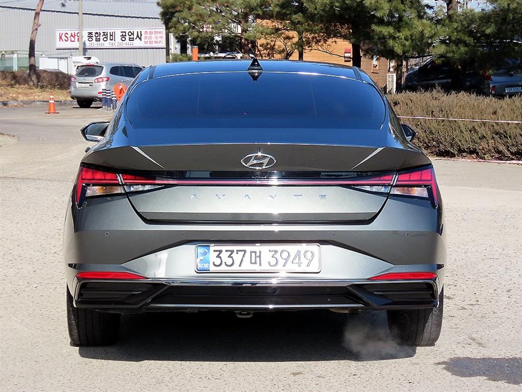 HYUNDAI Avante - Vista 4