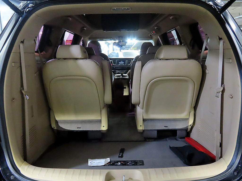 KIA Carnival 2016 Negro - Importación desde Corea - HF Imports Iquique - Foto 16