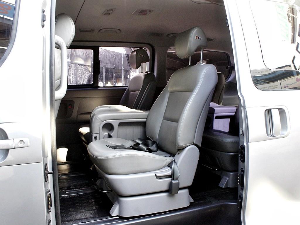 HYUNDAI Starex - Vista 11