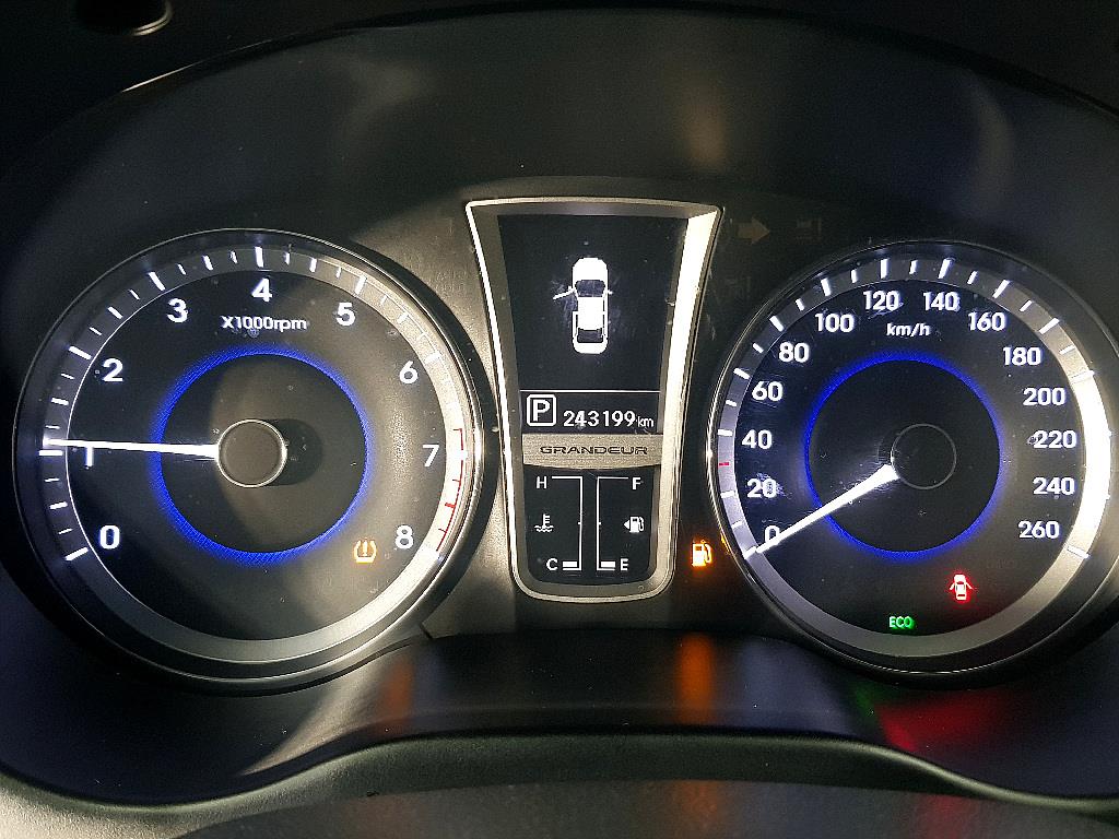 HYUNDAI Grandeur - Vista 7