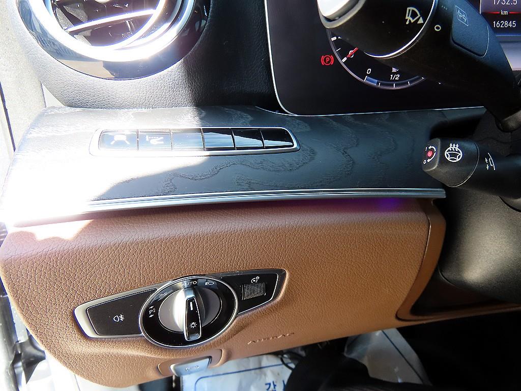 Mercedes Benz E class - Vista 12