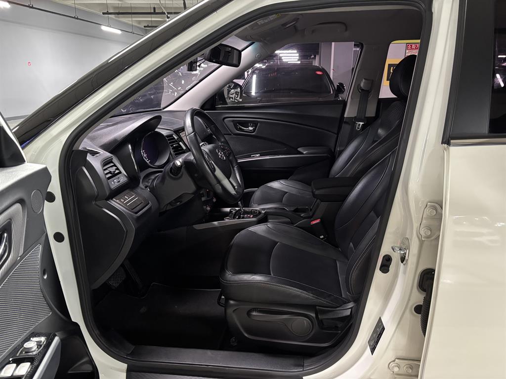 Ssangyong Tivoli - Vista 9