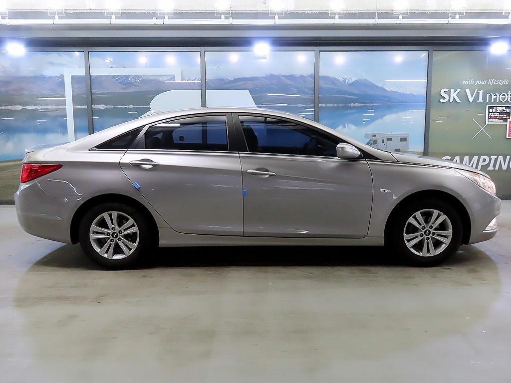 HYUNDAI Sonata - Vista 3
