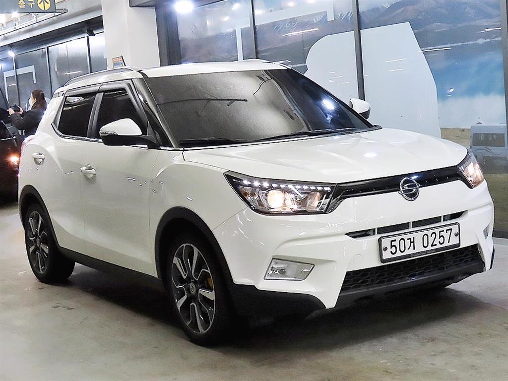 Ssangyong Tivoli 2016 Blanco - Importación desde Corea - HF Imports Iquique - Foto 1