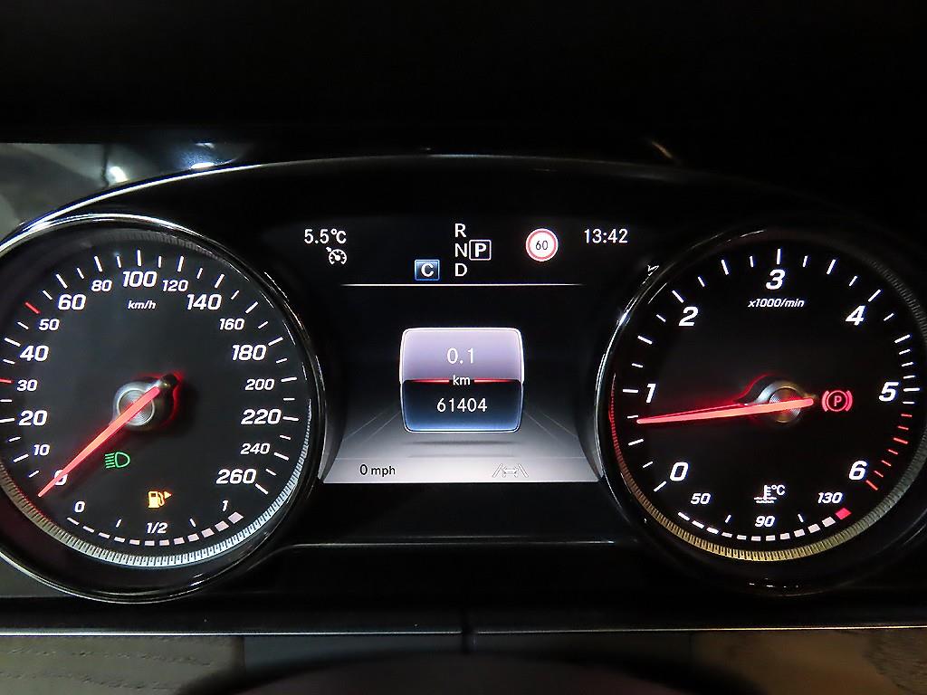 Mercedes Benz E class - Vista 9