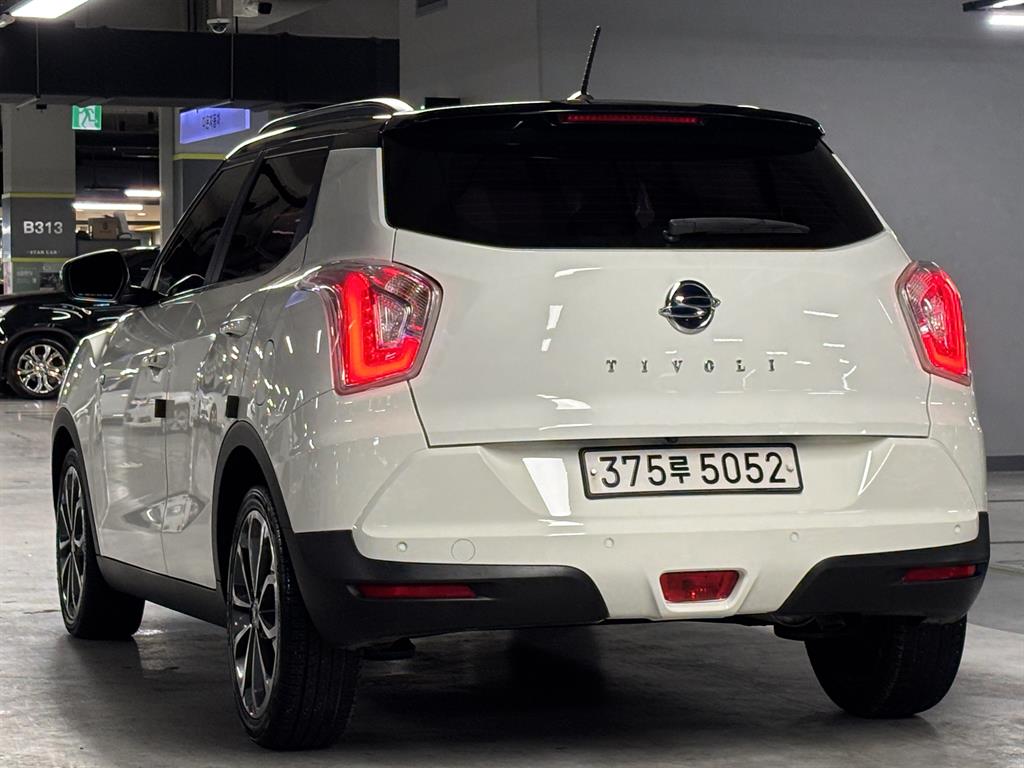 Ssangyong Tivoli - Vista 4