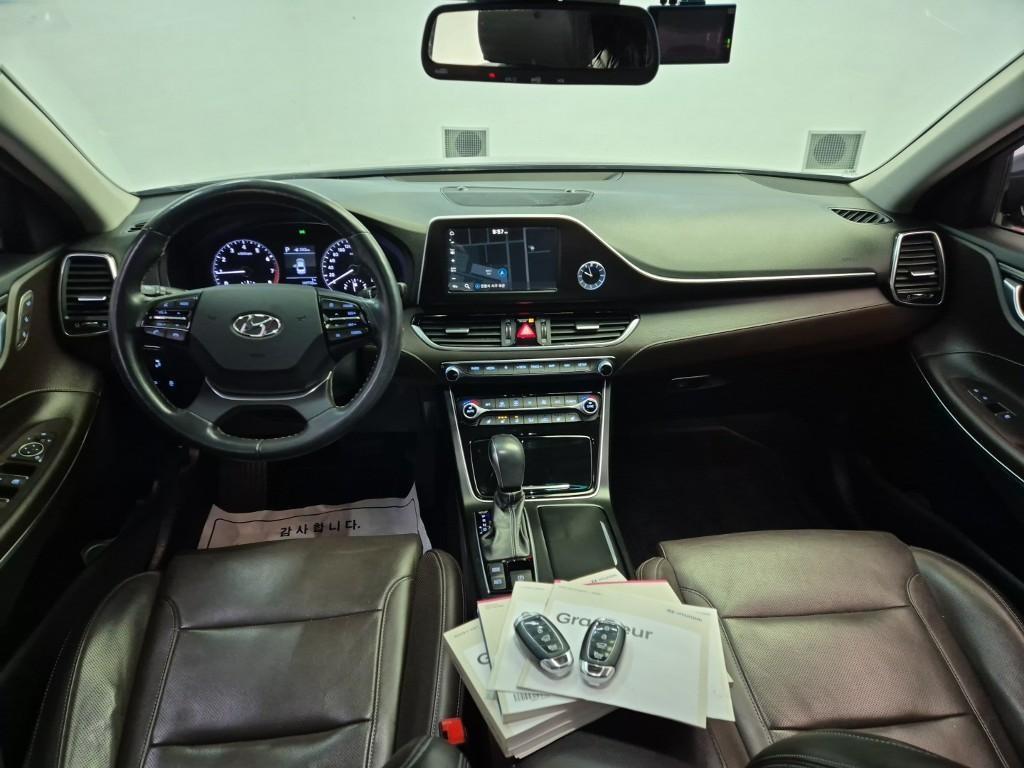 HYUNDAI Grandeur - Vista 7