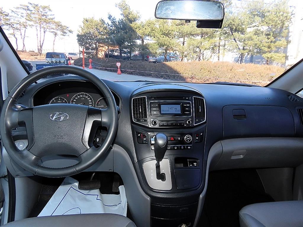 HYUNDAI Starex - Vista 8