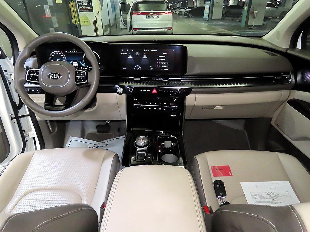 KIA Carnival - Vista 8