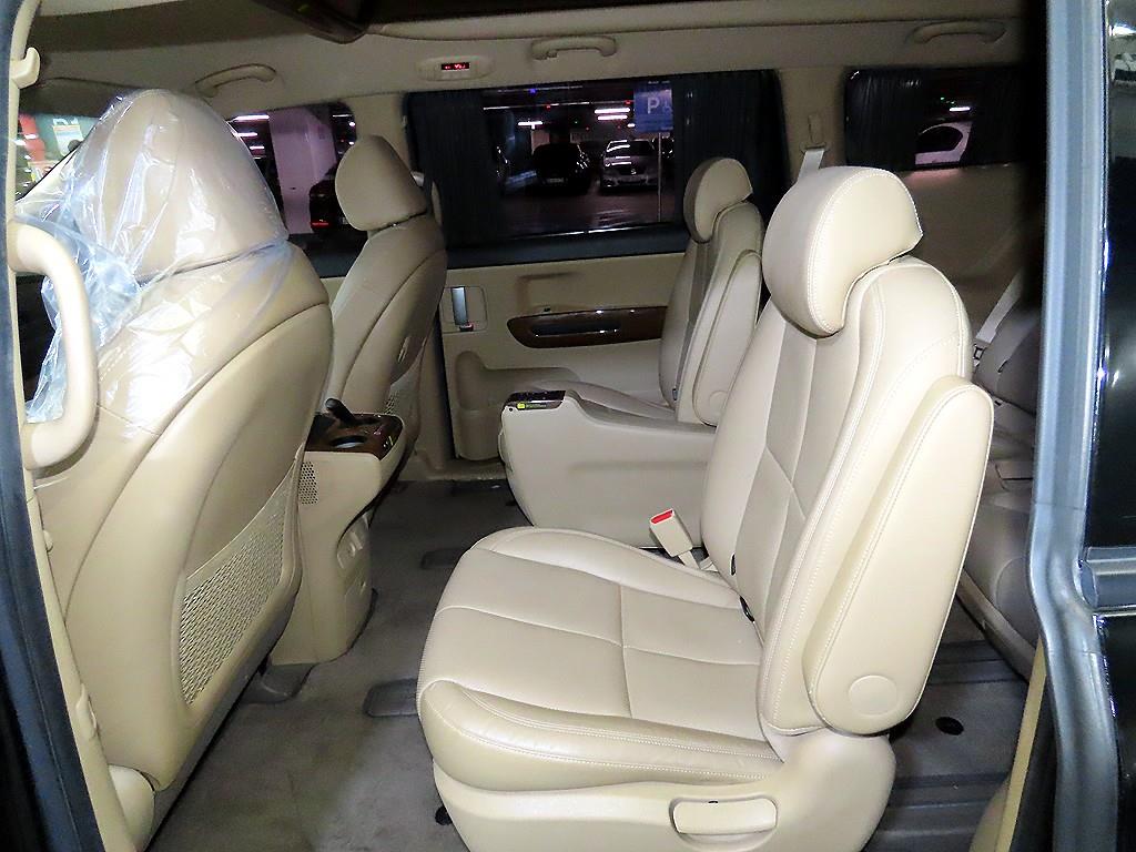 KIA Carnival - Vista 7
