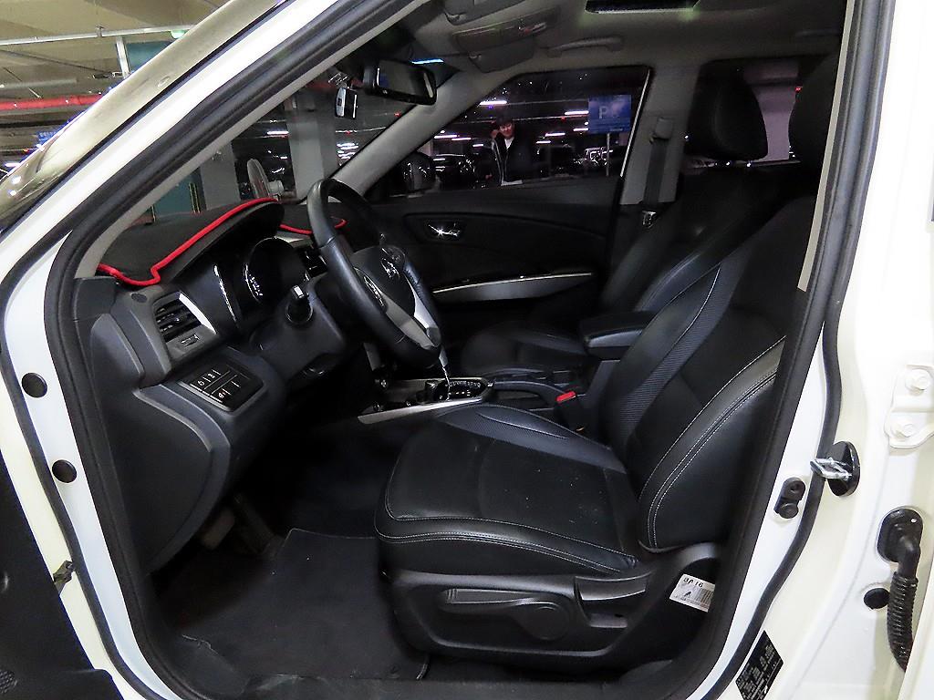 Ssangyong Tivoli - Vista 6