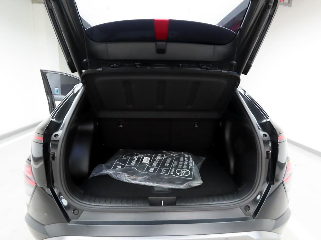 HYUNDAI Kona - Vista 5