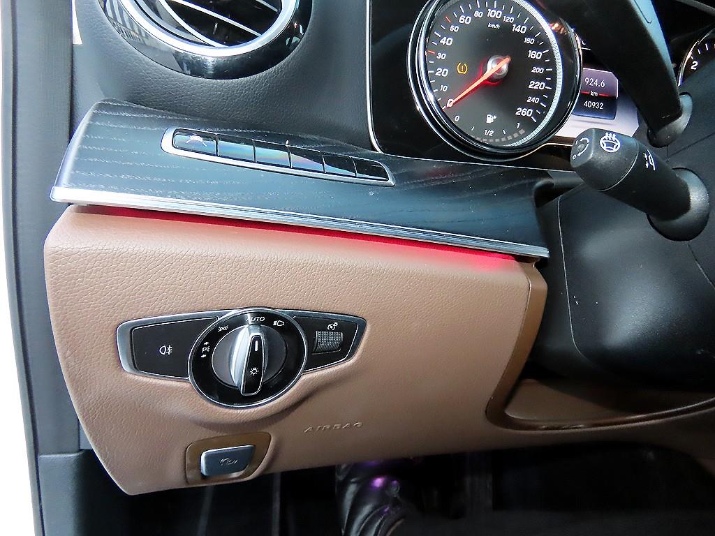 Mercedes Benz E class - Vista 11