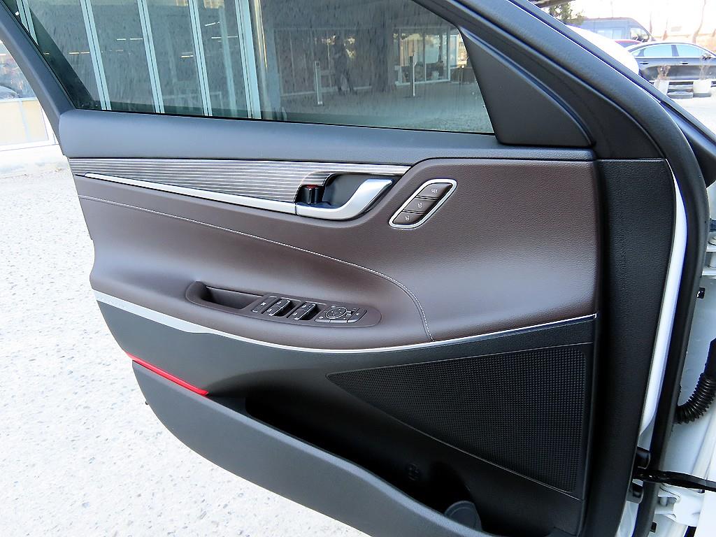 HYUNDAI Grandeur - Vista 11