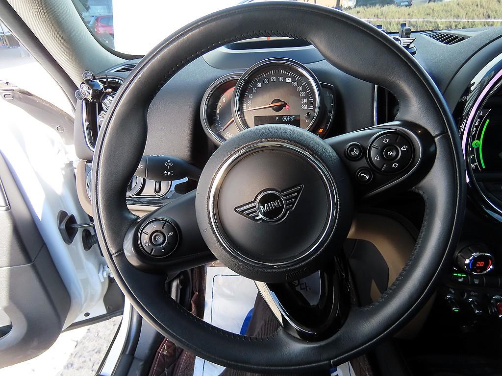 Mini Countryman - Vista 8