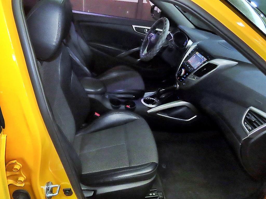 HYUNDAI Veloster - Vista 6