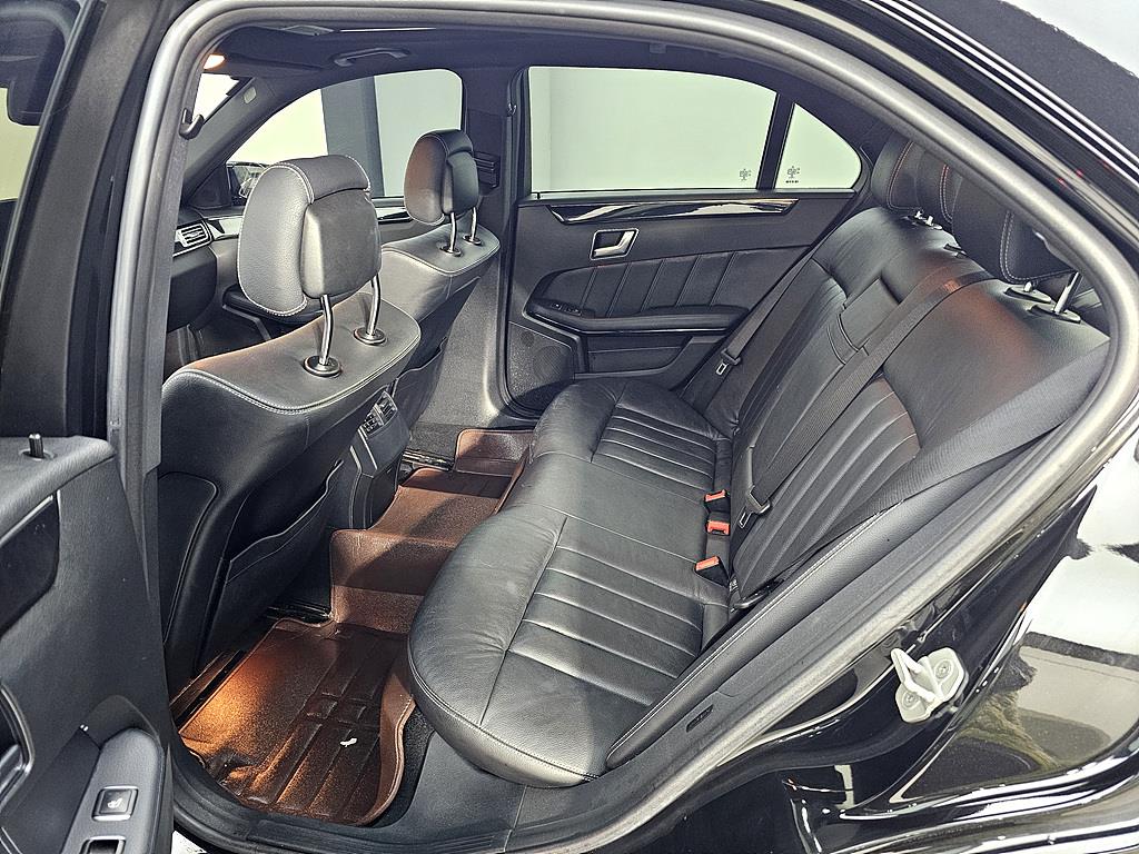 Mercedes Benz E class - Vista 9