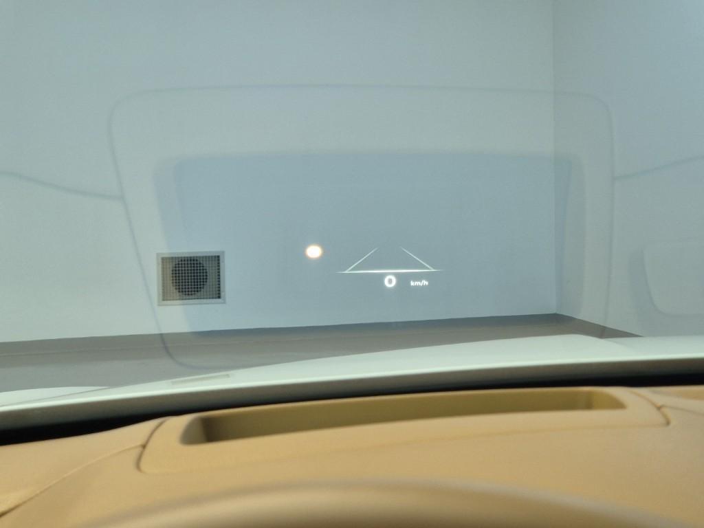 Genesis G80 - Vista 12