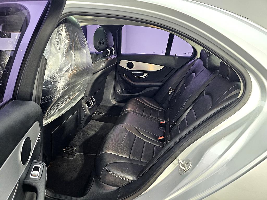 Mercedes Benz C Class - Vista 9