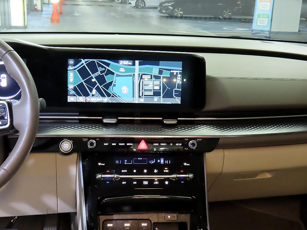 KIA Carnival - Vista 11