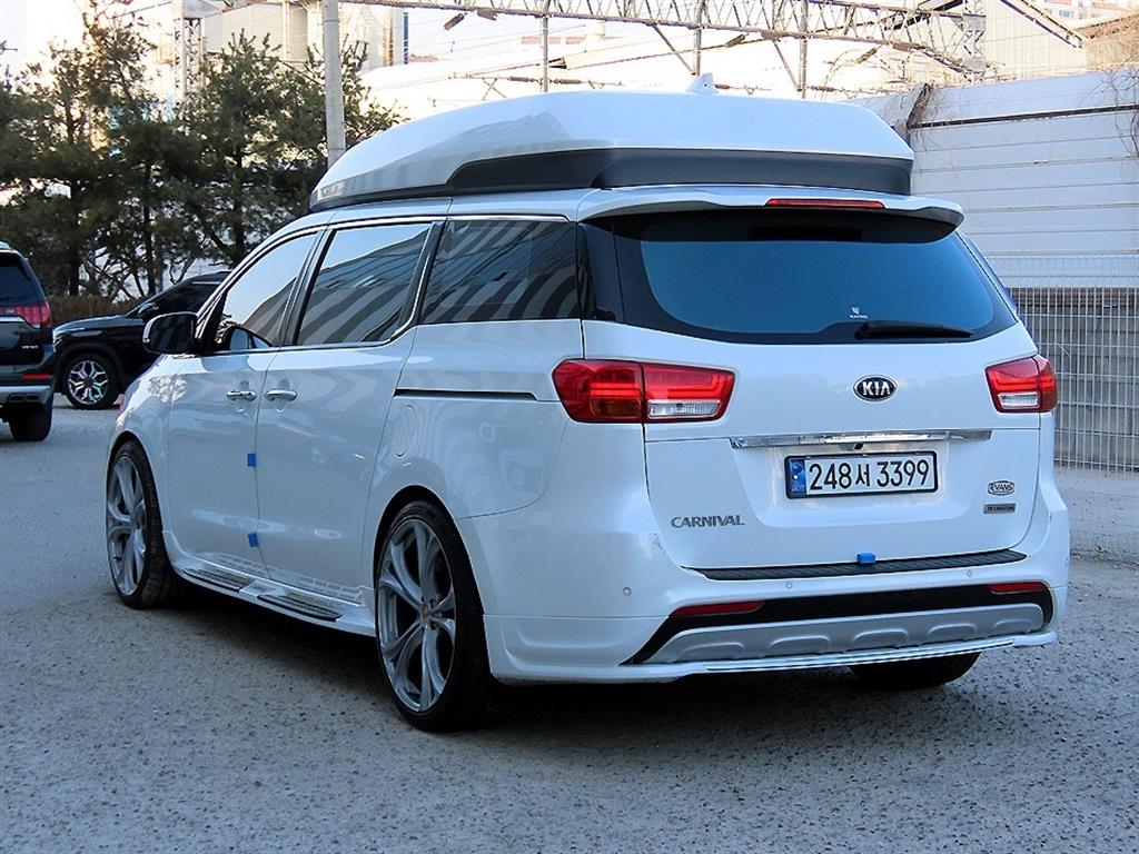 KIA Carnival - Vista 3