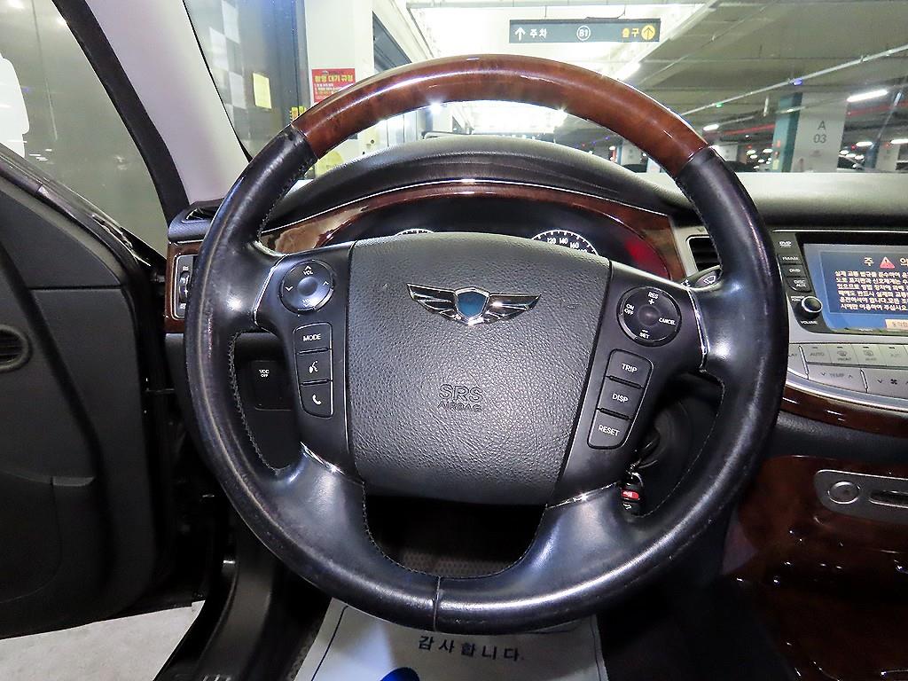 HYUNDAI Genesis - Vista 8