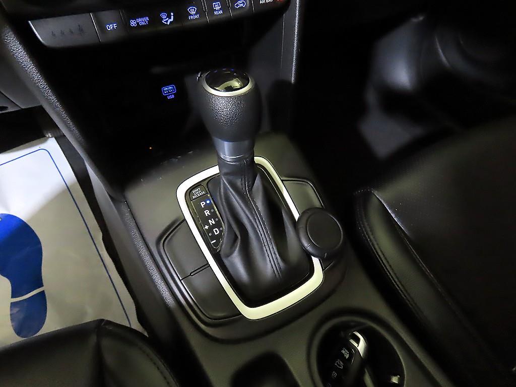 HYUNDAI Kona - Vista 12