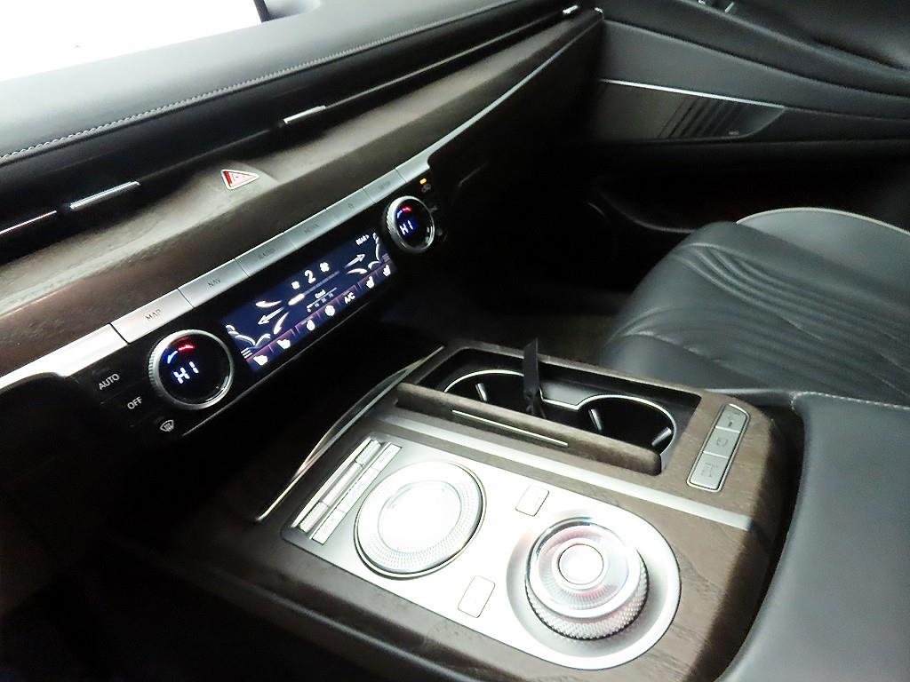 Genesis G80 - Vista 10