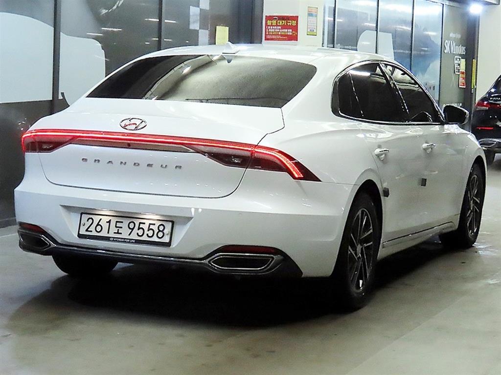 HYUNDAI Grandeur - Vista 4