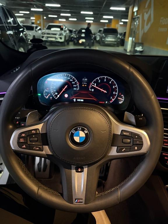 BMW 5 Series - Vista 5