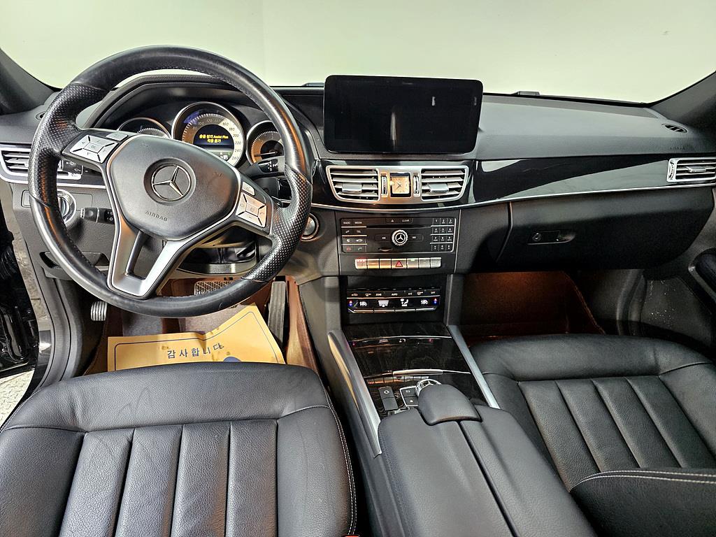 Mercedes Benz E class - Vista 5