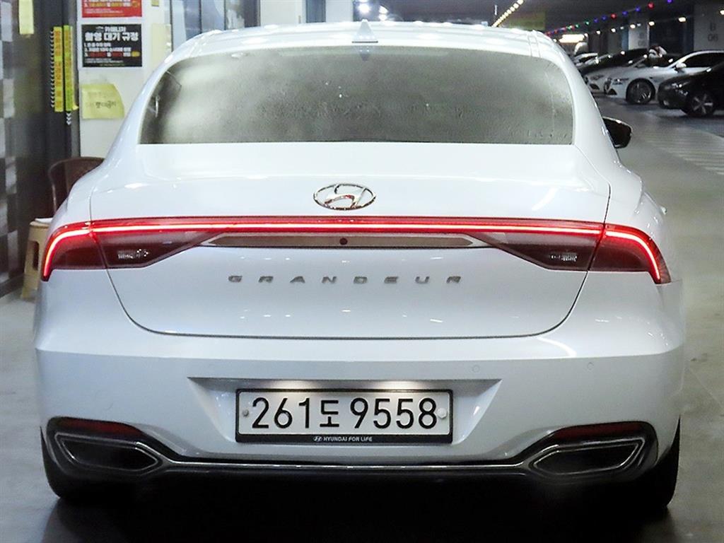 HYUNDAI Grandeur - Vista 5