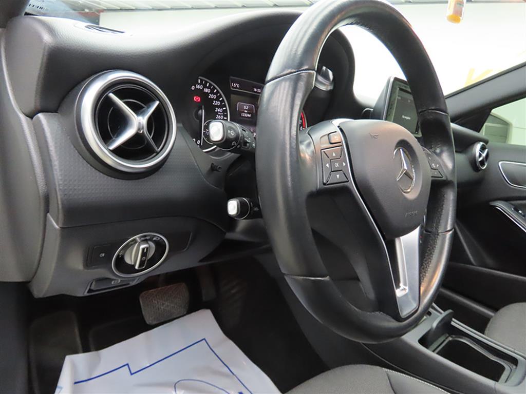 Mercedes Benz A Class 2015 Blanco - Importación desde Corea - HF Imports Iquique - Foto 13