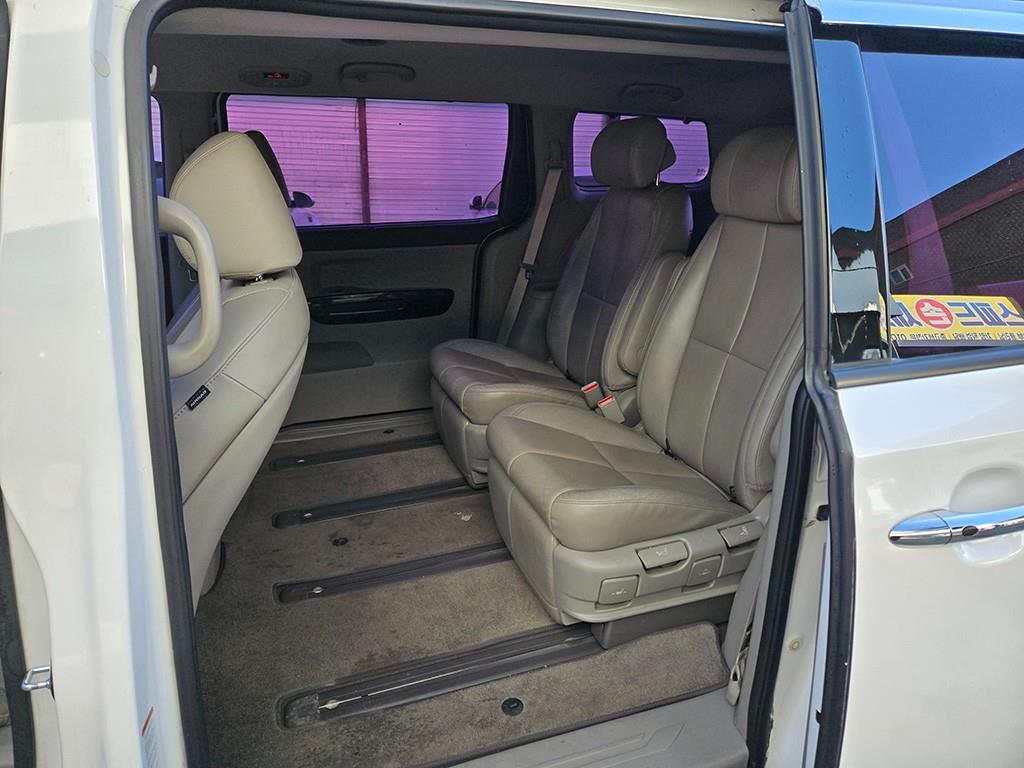 KIA Carnival - Vista 6