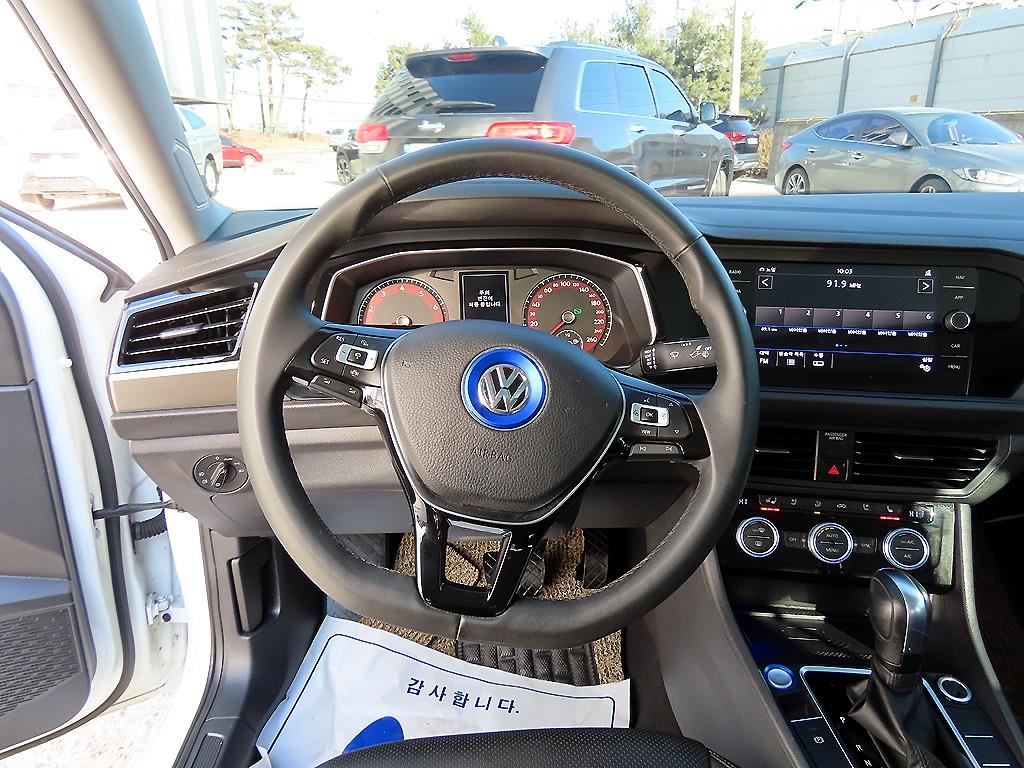 Volkswagen Jetta - Vista 8