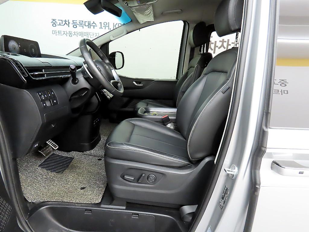 HYUNDAI Staria - Vista 5